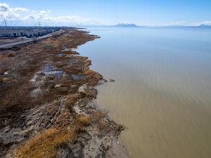 (Trent Nelson  |  The Salt Lake Tribune) Utah Lake on Thursday, March 16, 2023.