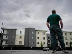 (Francisco Kjolseth | The Salt Lake Tribune) Keith, who is not identified by his last name, stands in front of a Salt Lake City apartment on Tuesday, June 13, 2023, at which he received two eviction notices within a few months. Landlords in Utah filed more than 2,600 eviction cases in the first four months of 2023, the highest total in at least six years.